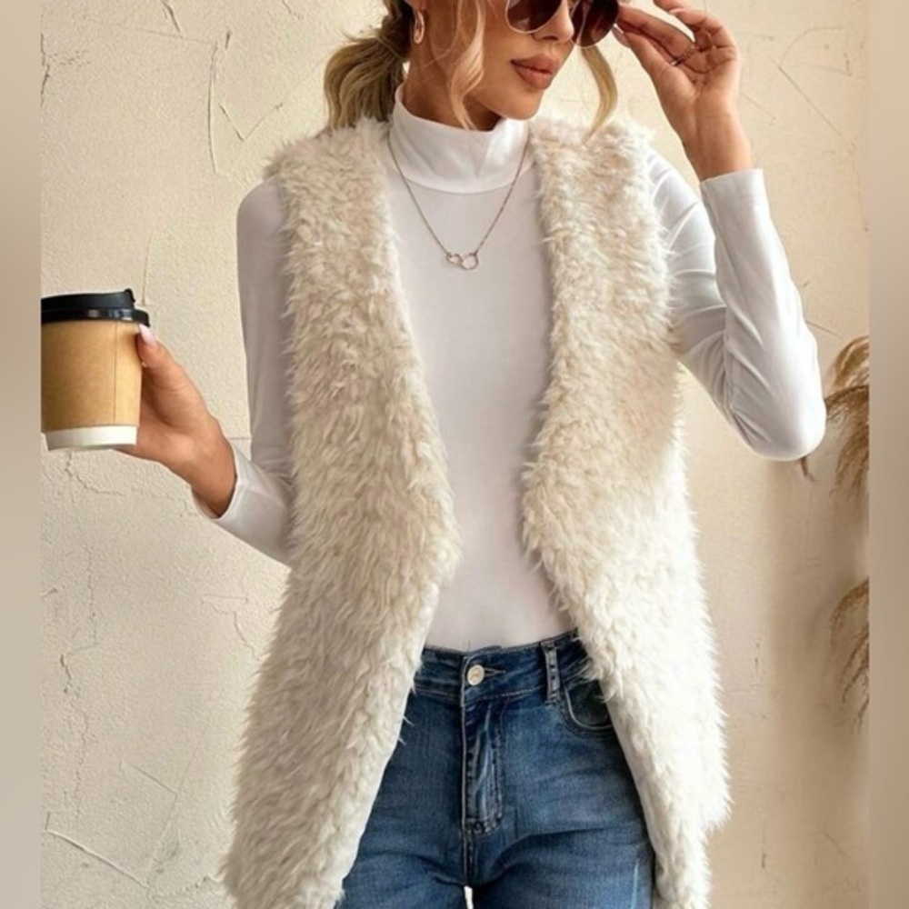 Faux Fur Vest Size Large Perfect for Winter